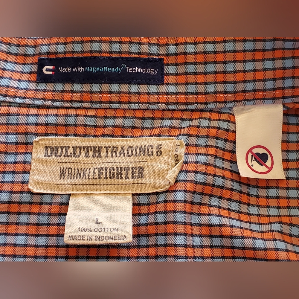 Duluth Trading Co. MagnaReady Wrinklefighter Short Sleeve Shirt Magnetic Buttons - Picture 2 of 9
